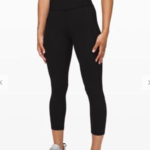 Time To Sweat Crop 23" In Black